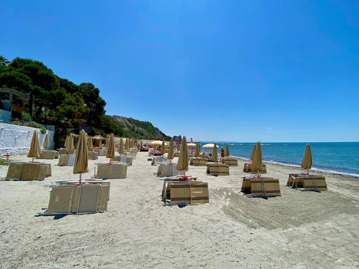 Sunlit 594 Apartment Durres Bagian luar foto