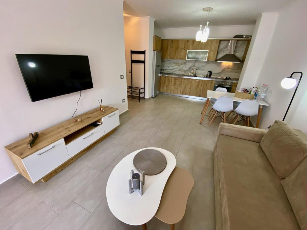 Sunlit 594 Apartment Durres Bagian luar foto