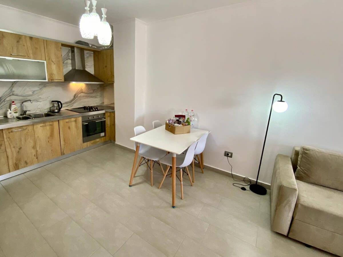 Sunlit 594 Apartment Durres Bagian luar foto