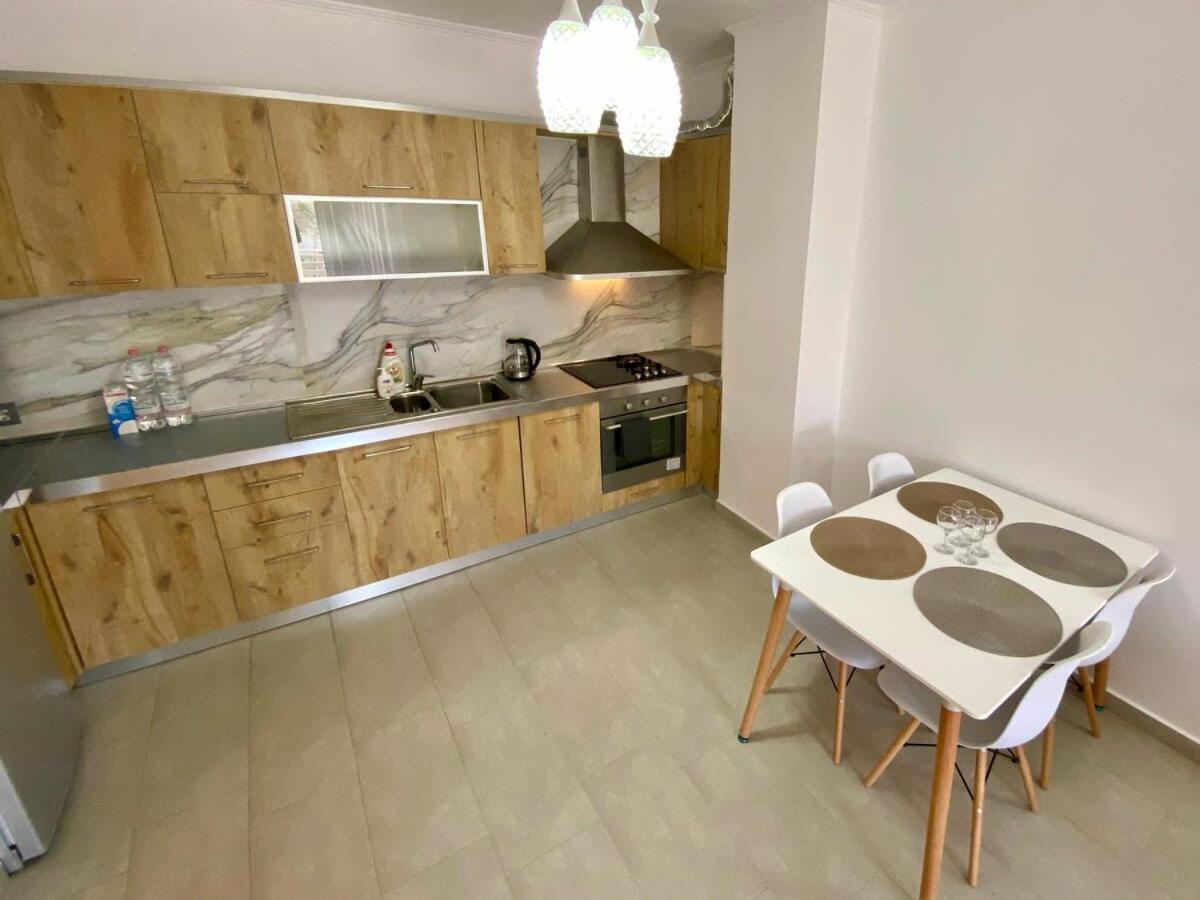 Sunlit 594 Apartment Durres Bagian luar foto