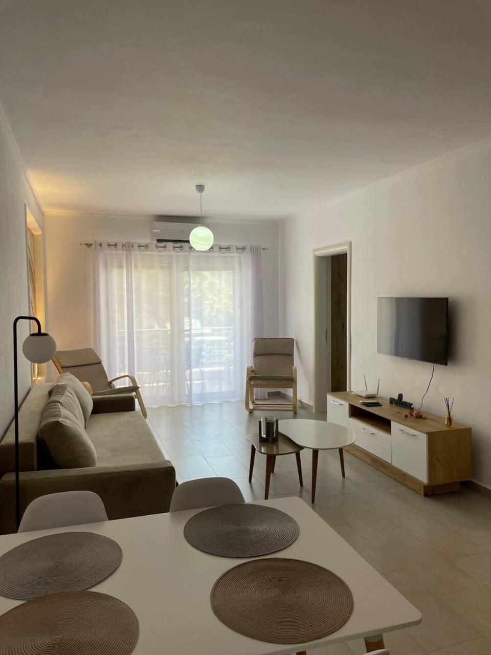 Sunlit 594 Apartment Durres Bagian luar foto