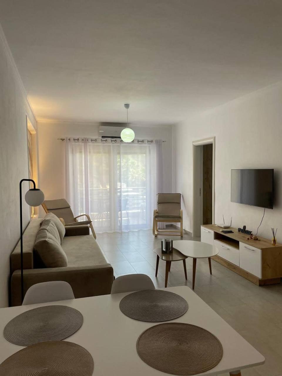 Sunlit 594 Apartment Durres Bagian luar foto
