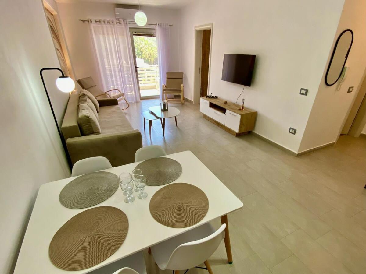 Sunlit 594 Apartment Durres Bagian luar foto