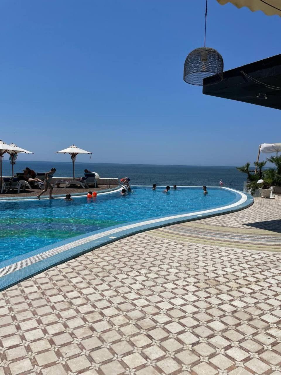 Sunlit 594 Apartment Durres Bagian luar foto
